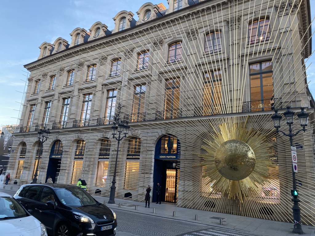 ELLEFashionSpot : Chloé Stora ouvre sa première boutique à Paris